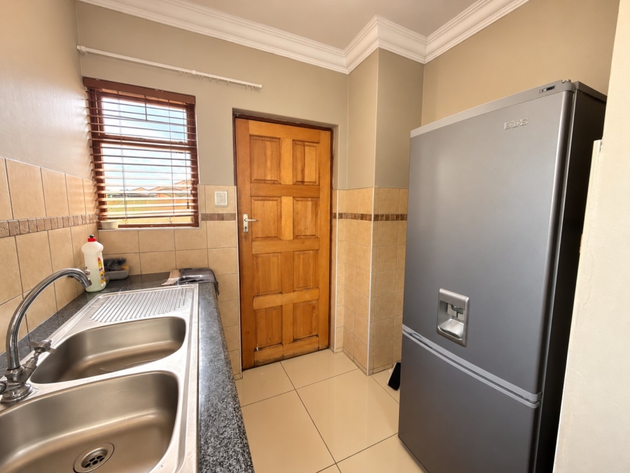 To Let 3 Bedroom Property for Rent in Hillside Free State